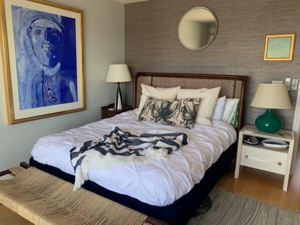 Main Bedroom (Queen Bed)